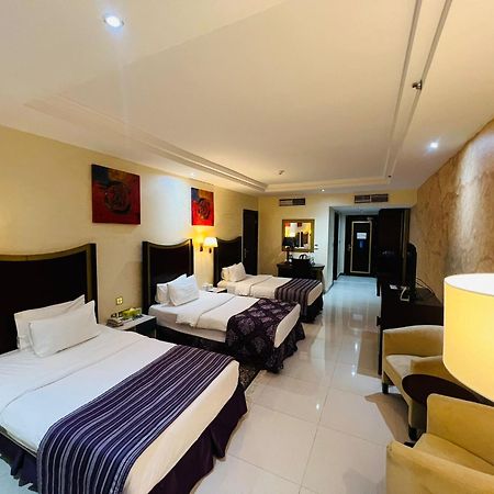 דוחה Tourist Hotel מראה חיצוני תמונה