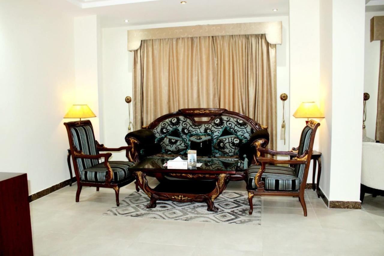 דוחה Tourist Hotel מראה חיצוני תמונה