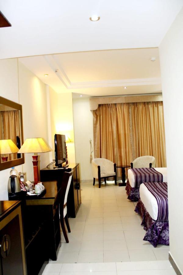 דוחה Tourist Hotel מראה חיצוני תמונה