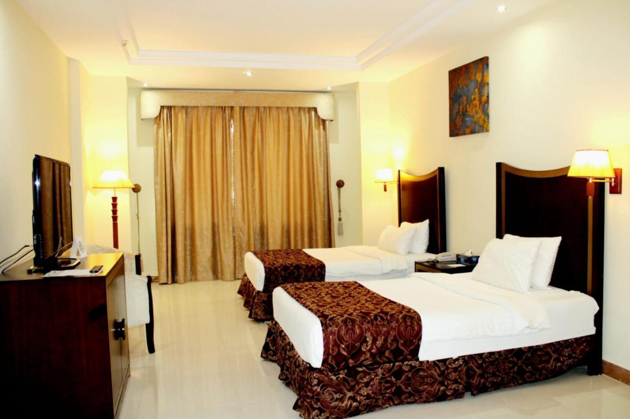 דוחה Tourist Hotel מראה חיצוני תמונה