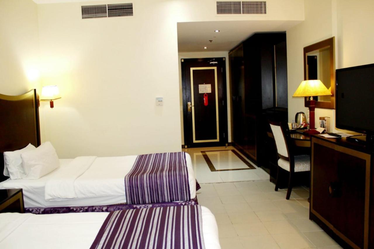 דוחה Tourist Hotel מראה חיצוני תמונה
