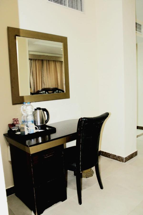 דוחה Tourist Hotel מראה חיצוני תמונה