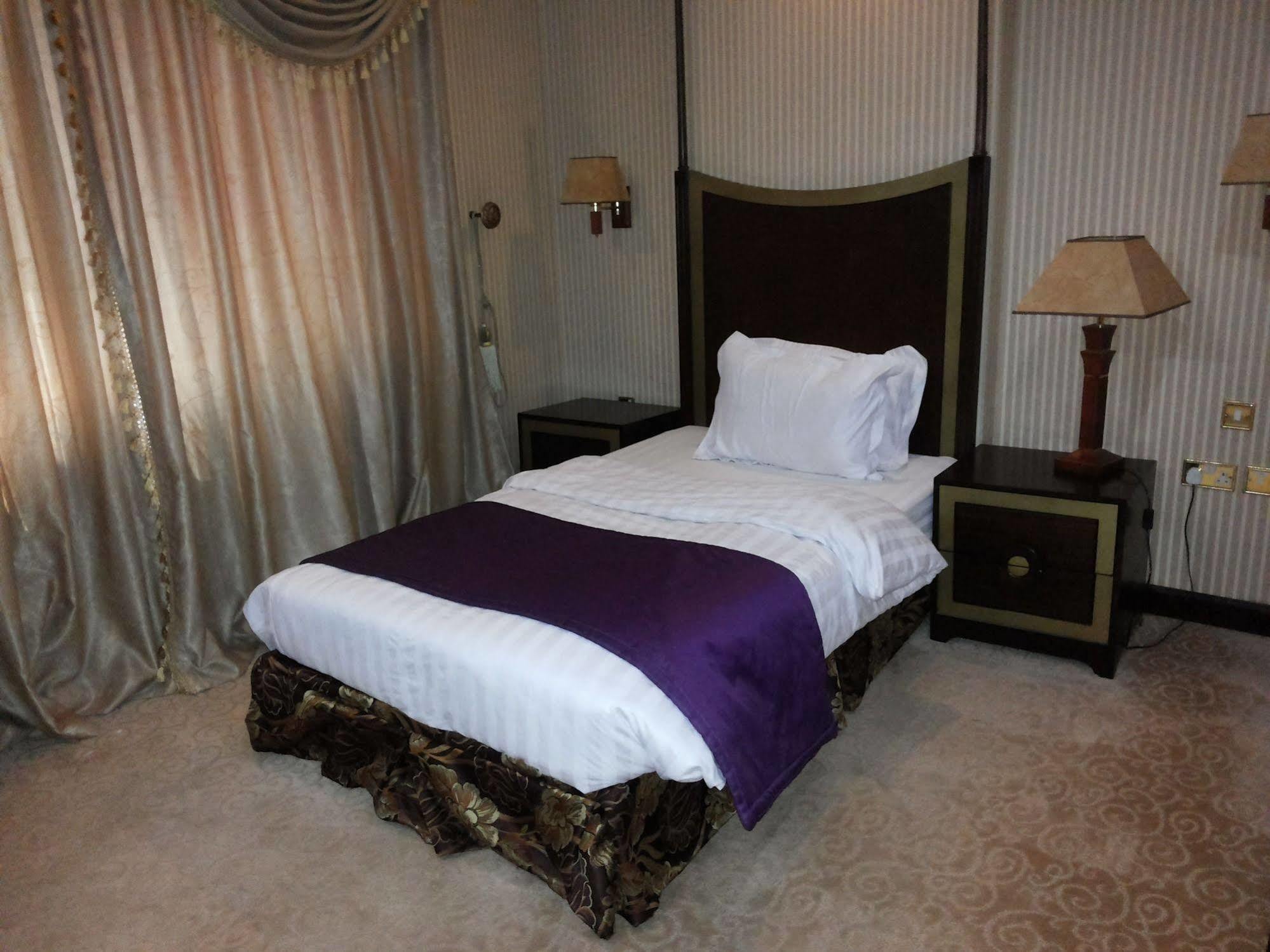 דוחה Tourist Hotel מראה חיצוני תמונה